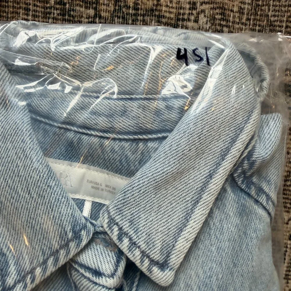 Zara denim puff sleeve button up shirt • size large - Picture 8 of 8